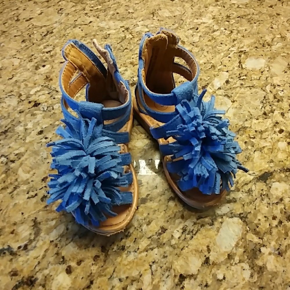 Super cute purple cat and jack toddler sandals